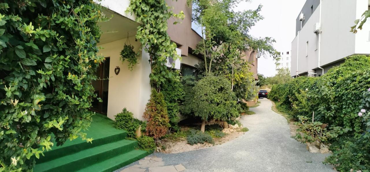 Vila Zuzette Hotel Constanta Bagian luar foto